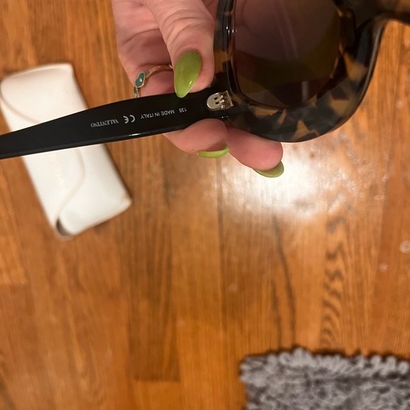 Valentino Sunglasses - Picture 3 of 6